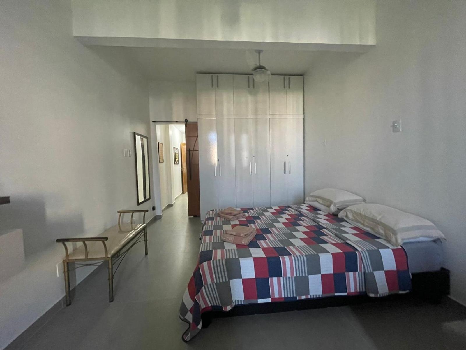 Confortavel Apto Cama Queen E Sofa Cama - Copacabana - Rio de Janeiro, Rio de Janeiro